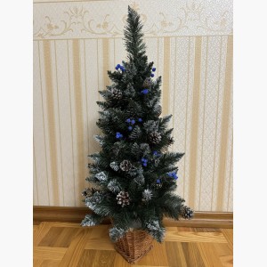 Ялинка в горщику 0.9 м з шишками Кармен з лози