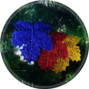Ялинкова іграшка Лист клена (різнокольорова)