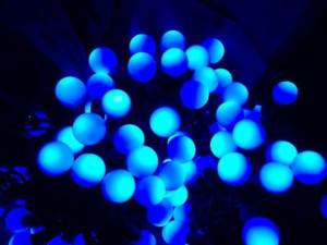 Гирлянда LED 90 Шарик М 5м (синяя)