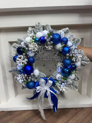 Новорічний вінок з литої гілки 45 см, синій з написом «Merry Christmas»